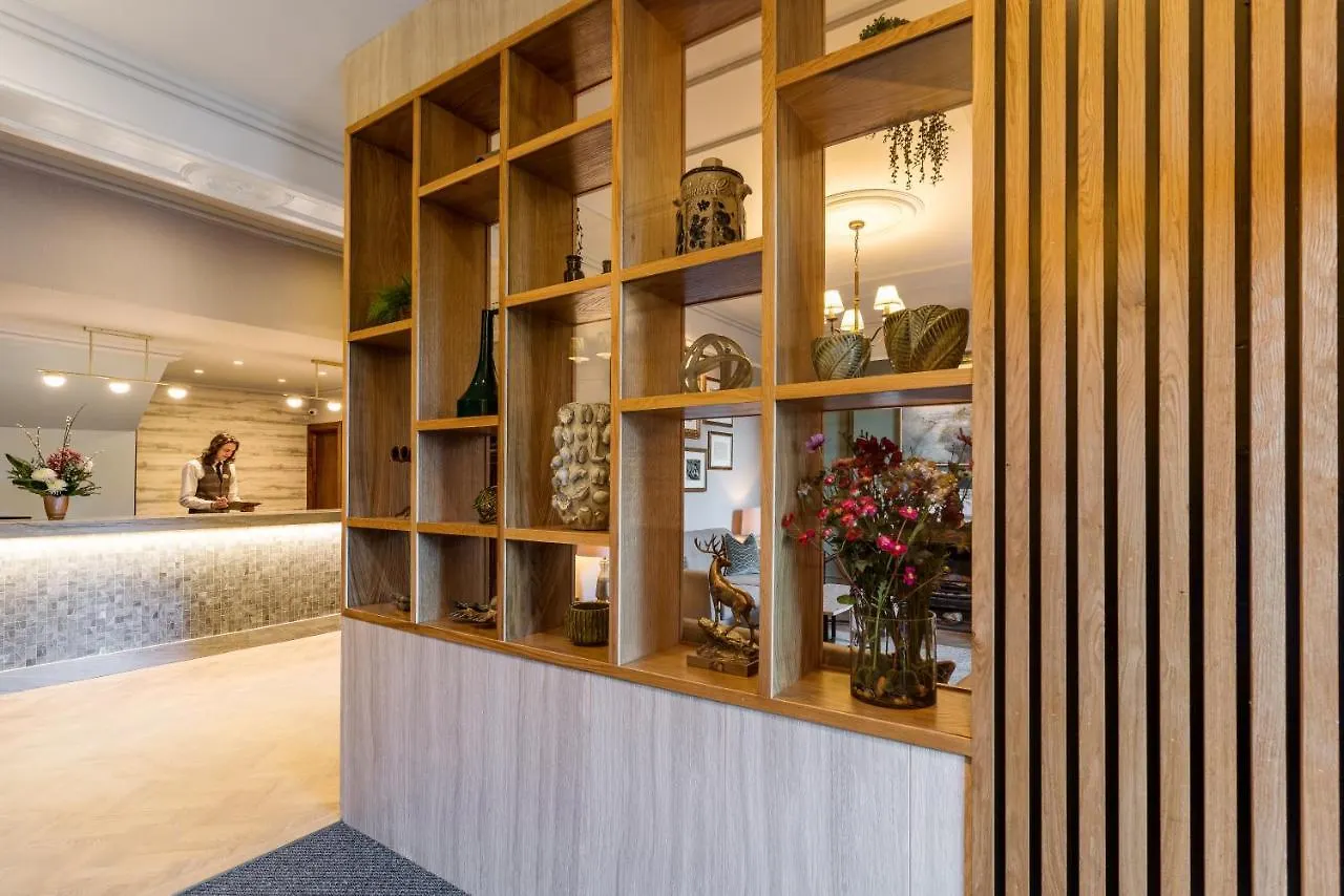 Hotel The 4*