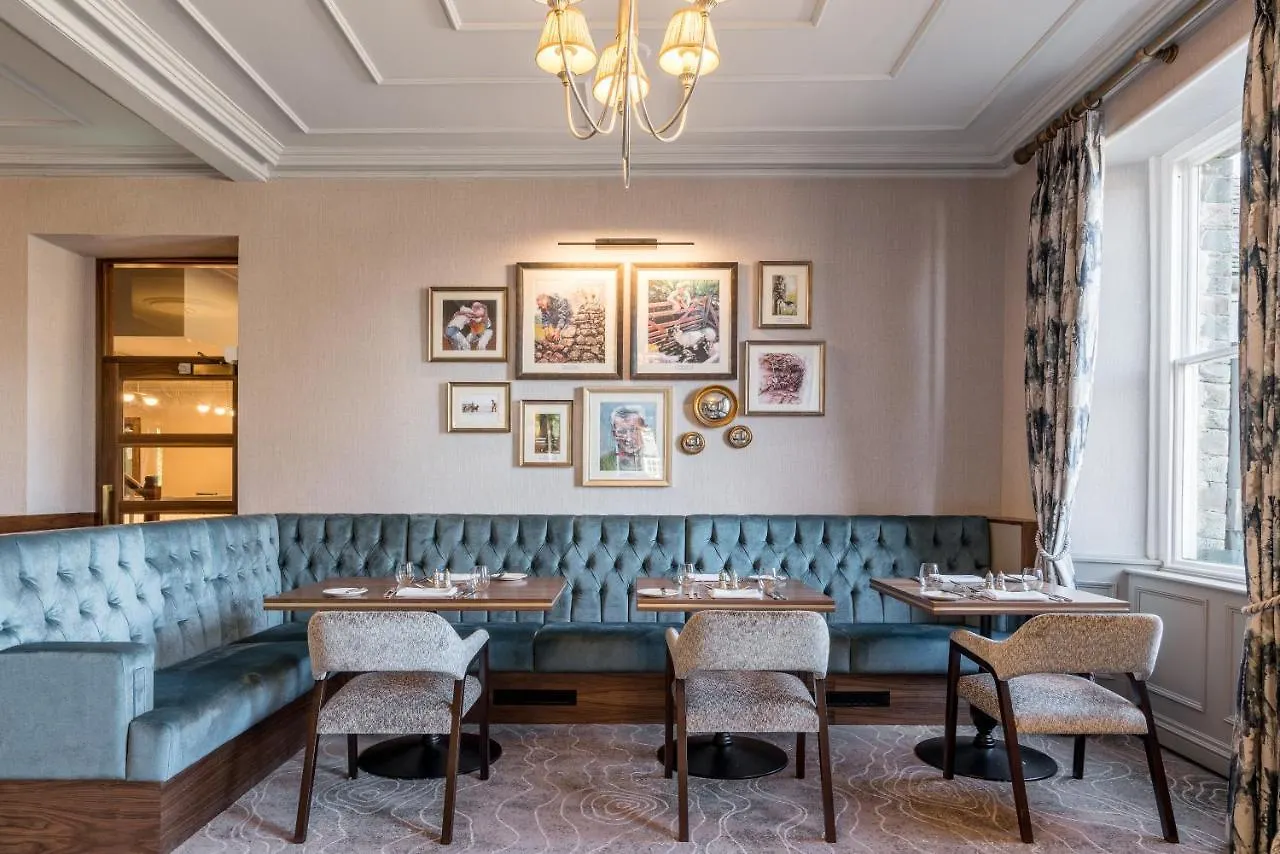 Hotel The 4*