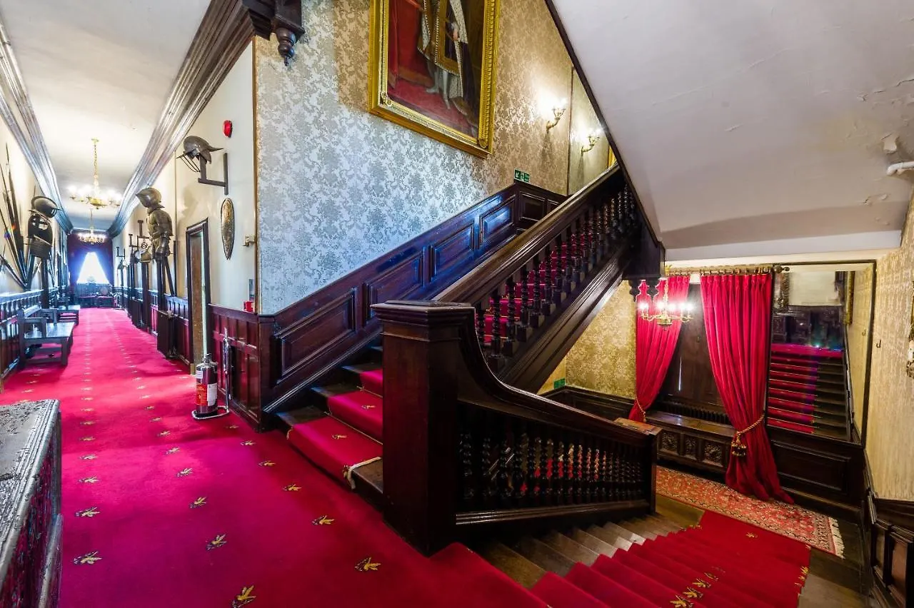Castle Hotel