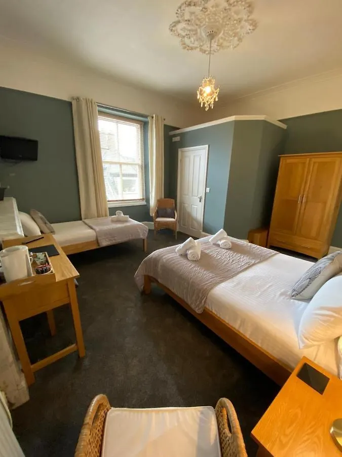 Ambleside Central 3*