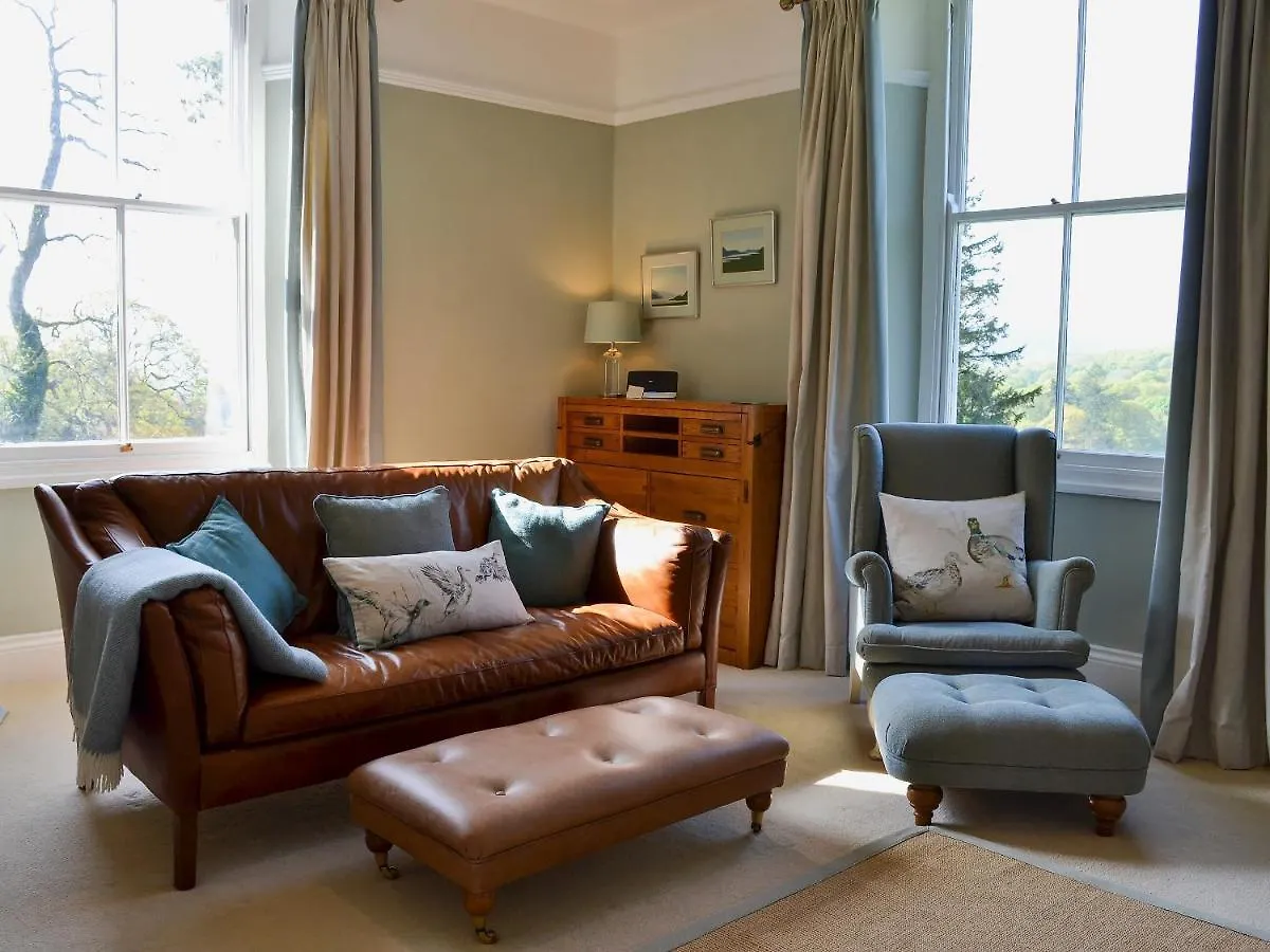 4 The Old Vicarage *