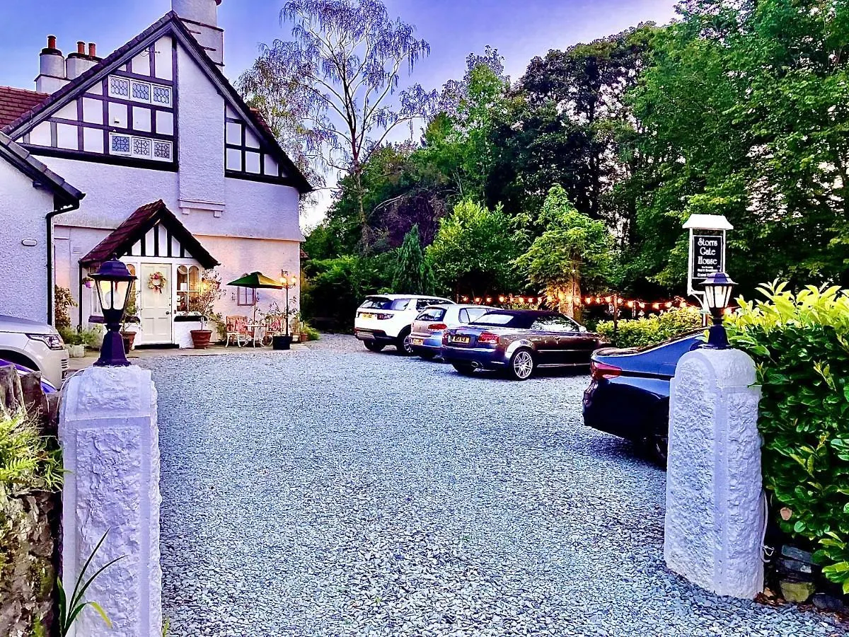 B&B Storrs Gate House
