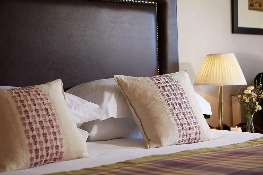 מלון Macdonald Leeming House 4*