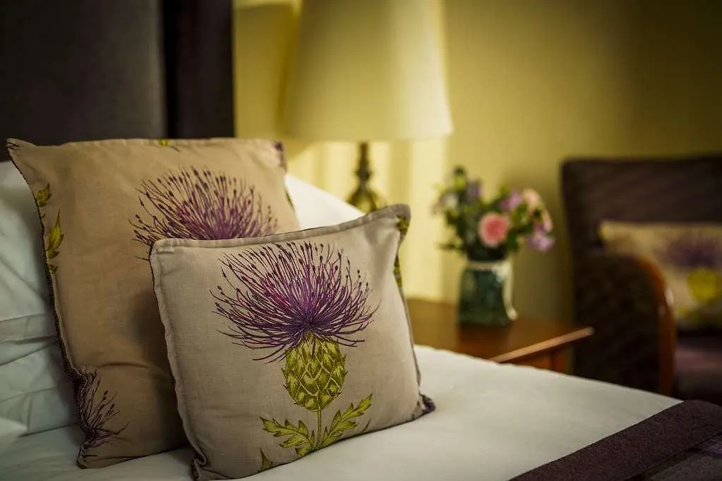 Macdonald Leeming House 4*