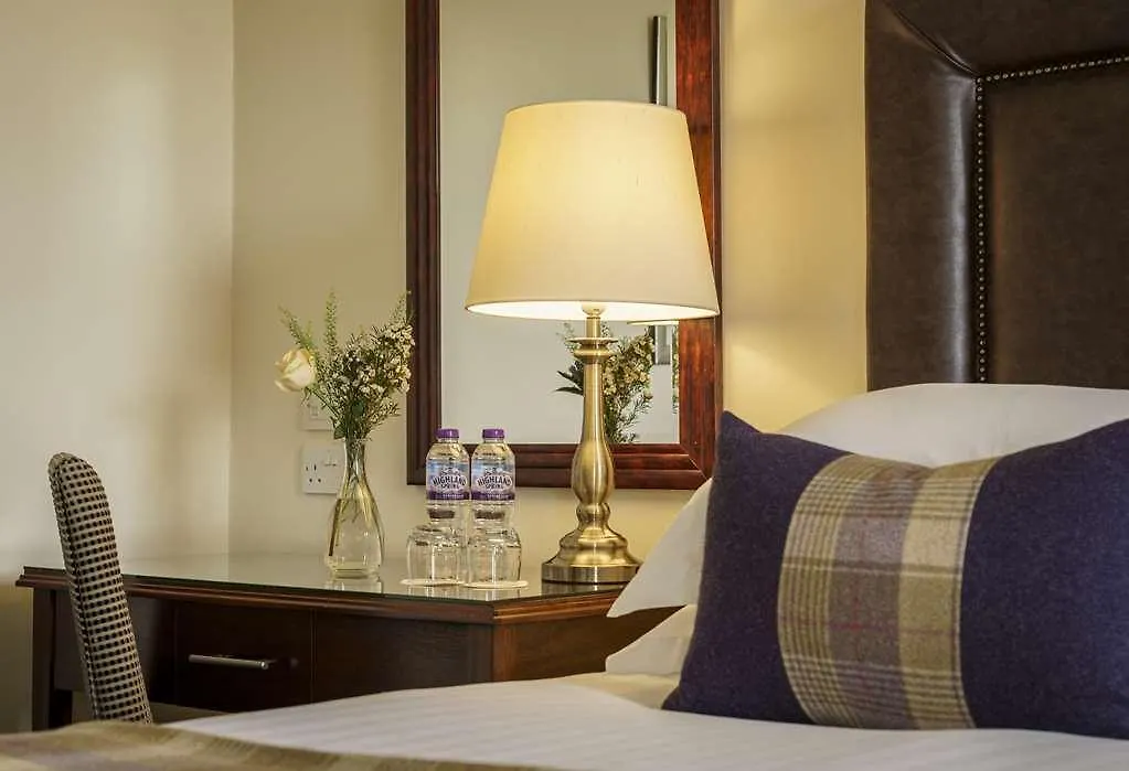 Macdonald Leeming House 4*