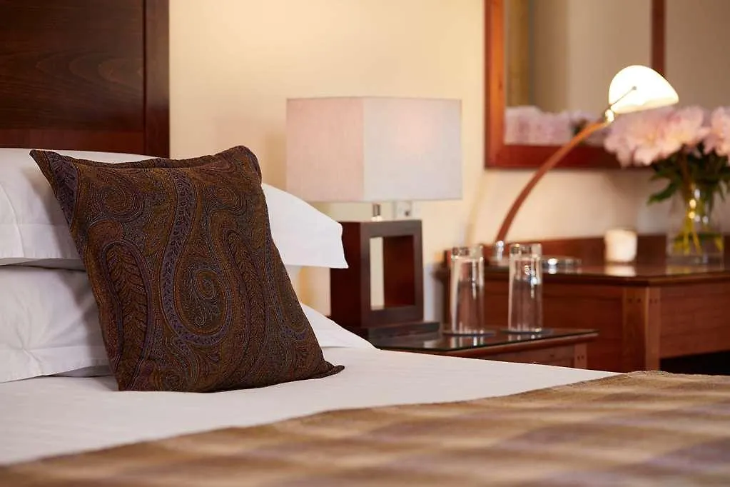 מלון Macdonald Leeming House 4*