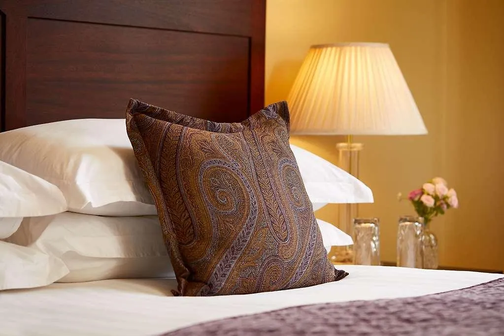 Macdonald Leeming House מלון 4*