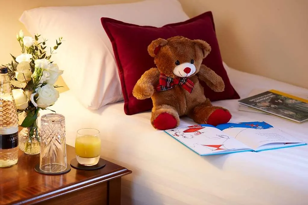 Macdonald Old England & Hotel 4*