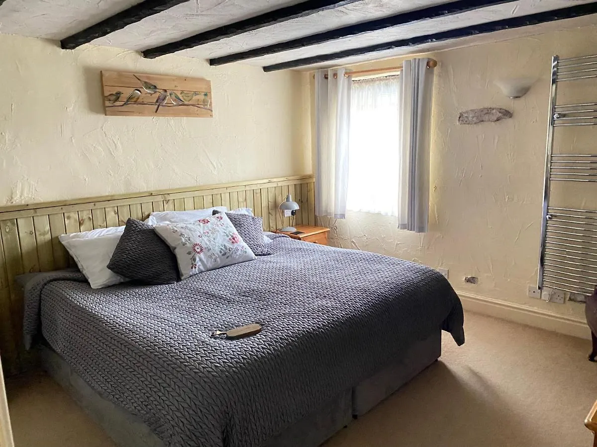 Inn Strickland Arms 3*