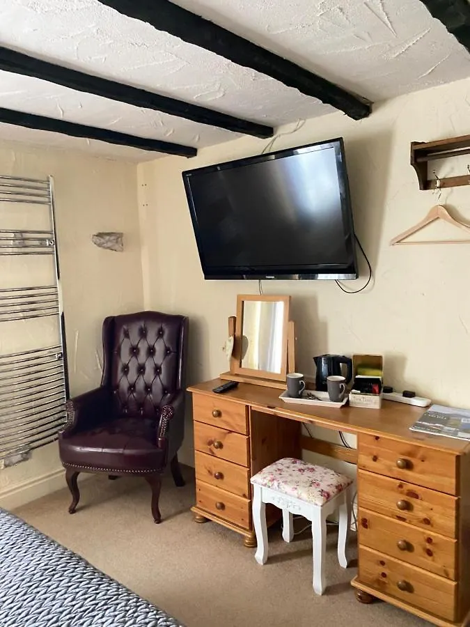 Strickland Arms 3*