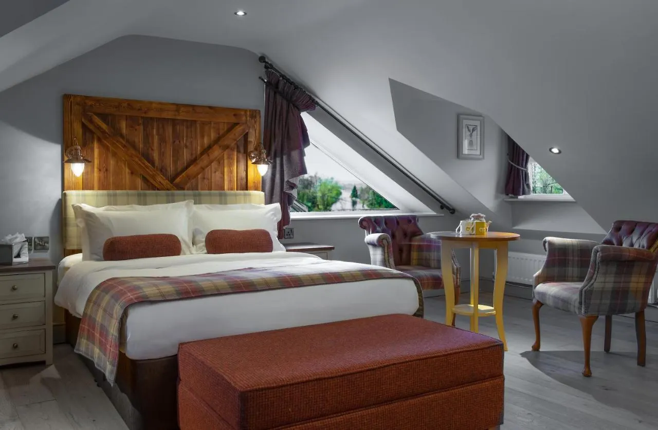 Hotel The Crown Pooley Bridge