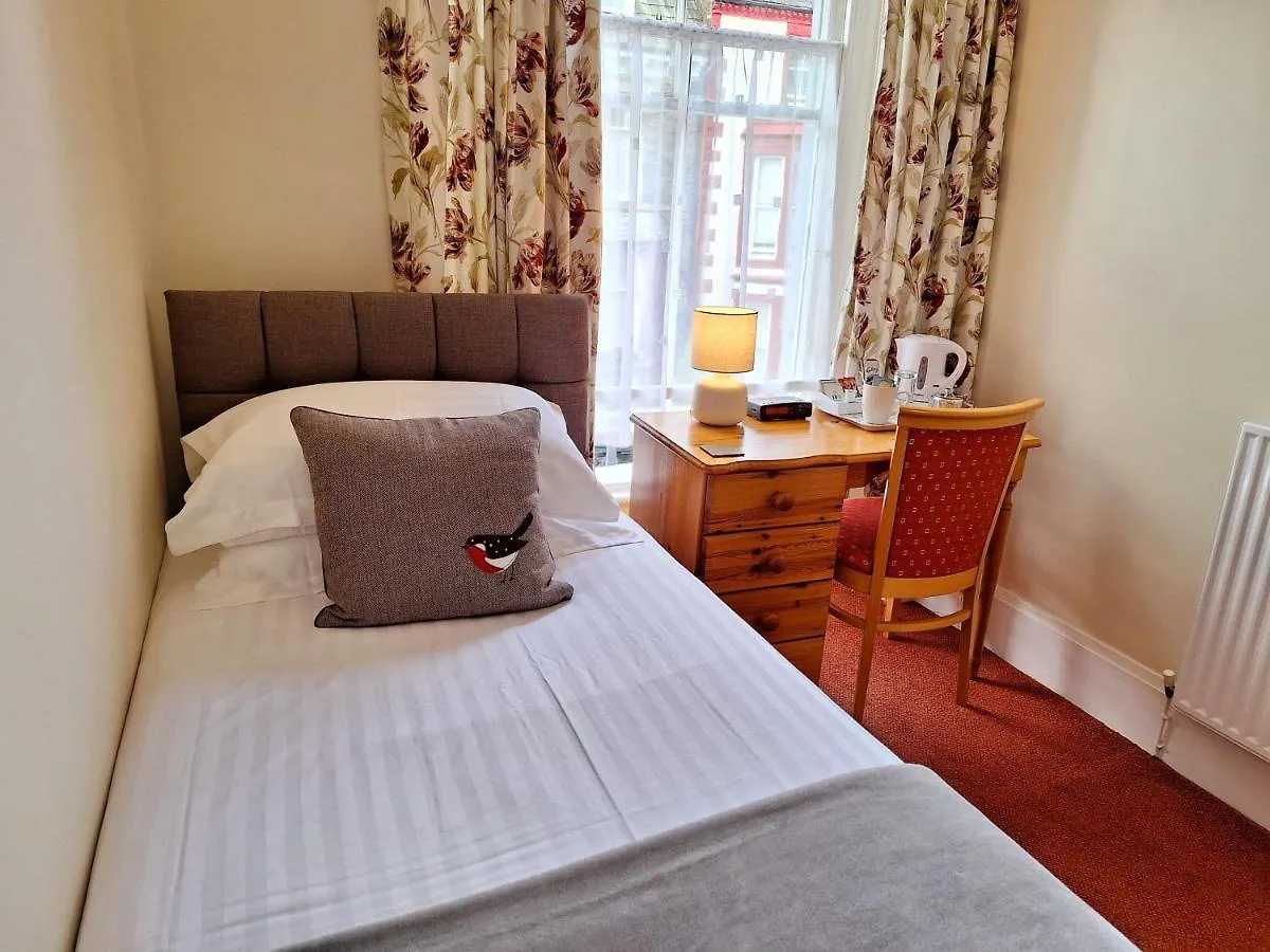 Dorchester House 4*