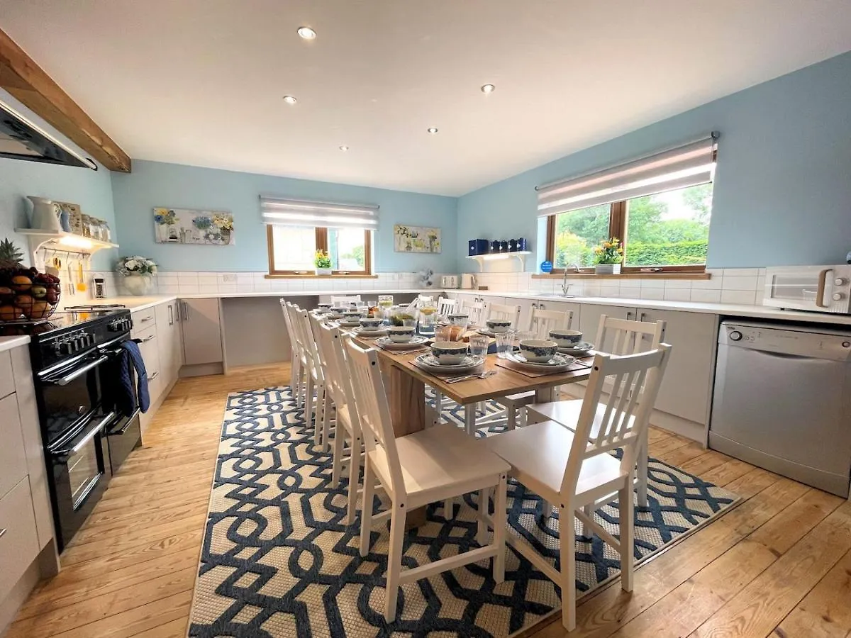 Pass The Keys Spectacular 7br House Hot Tub And Gardens In Gretna * 葛特纳格林