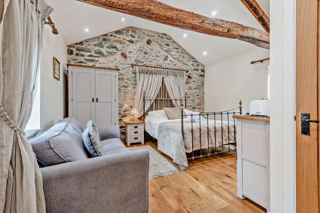 Highside Farm Bed & Breakfast 4*