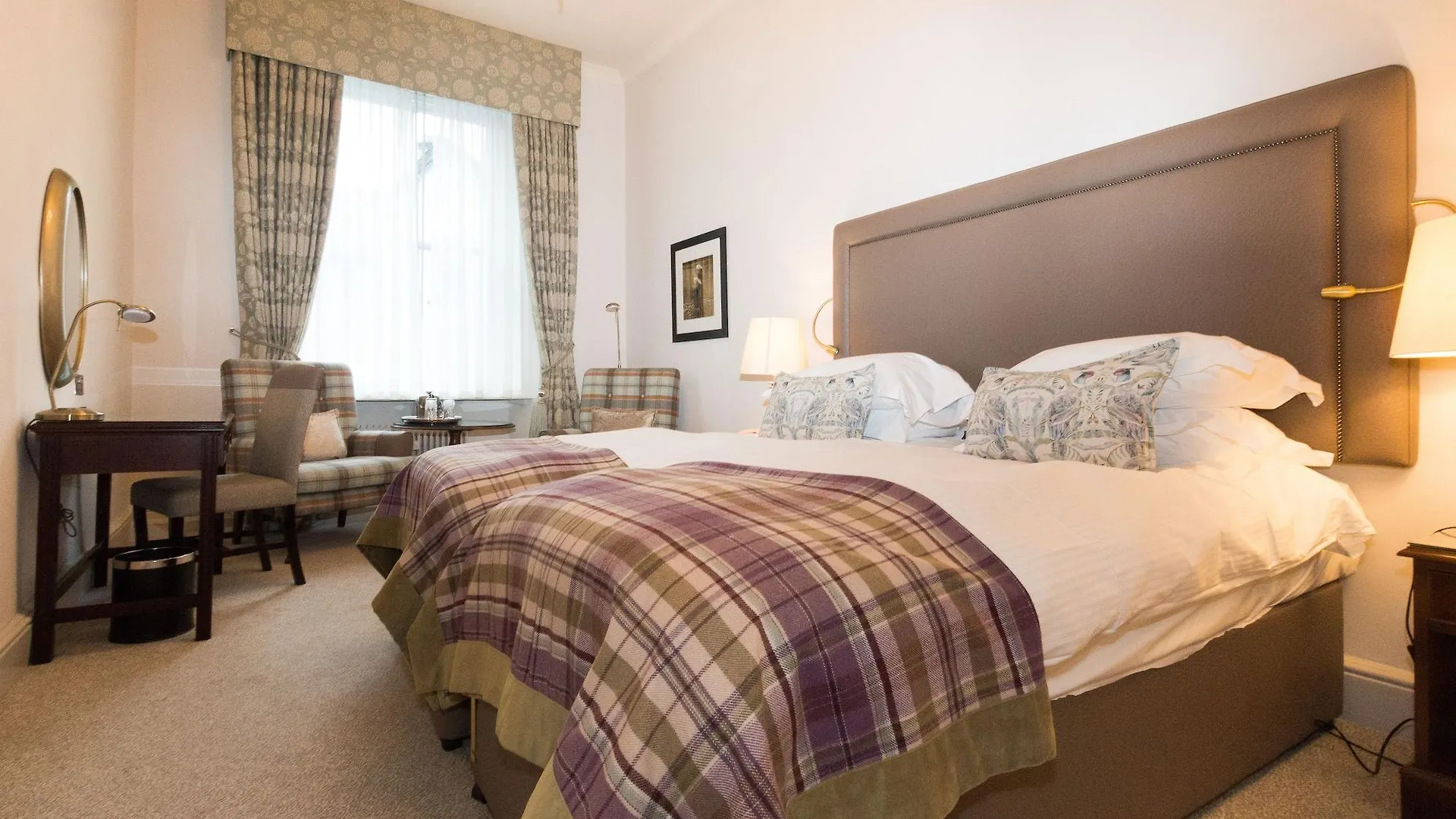 Macdonald Old England & Hotel
