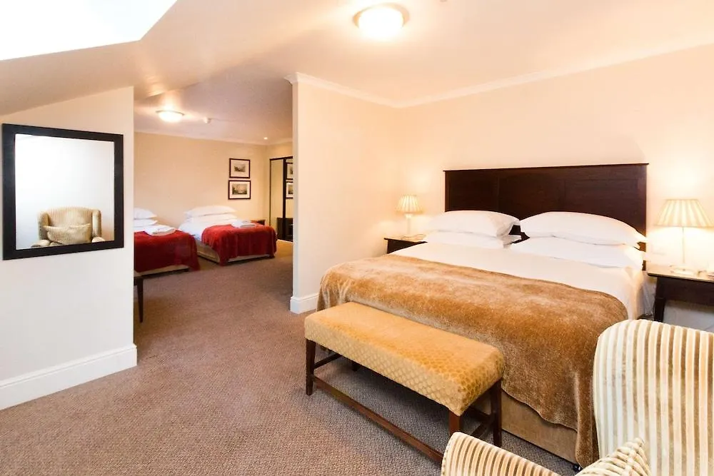 Hotel Macdonald Old England & 4*