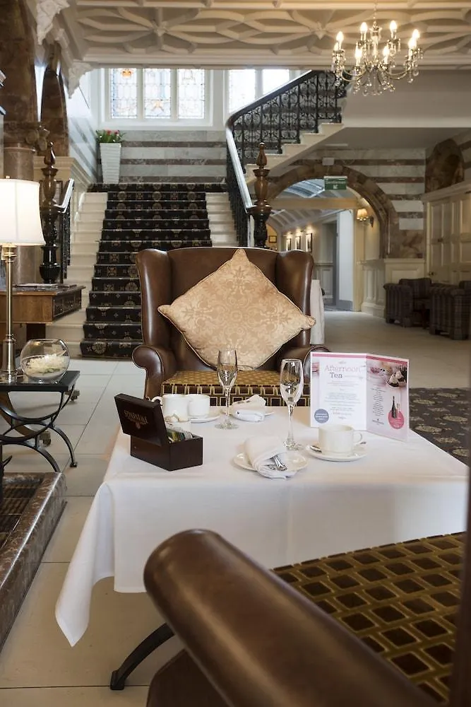Crown & Mitre Hotel 3*