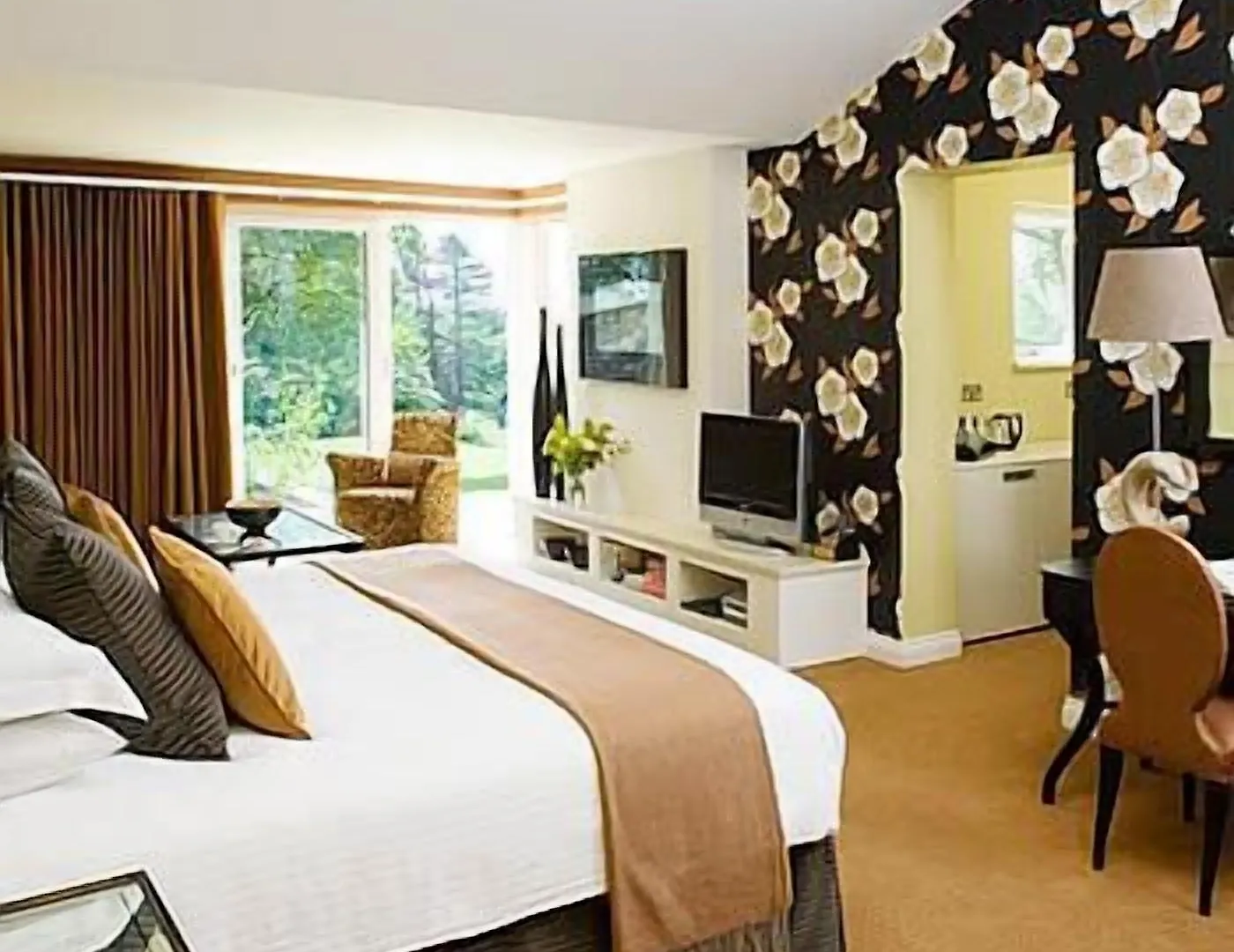 Hotel Gilpin & House