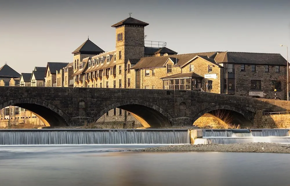 The Riverside Hotel