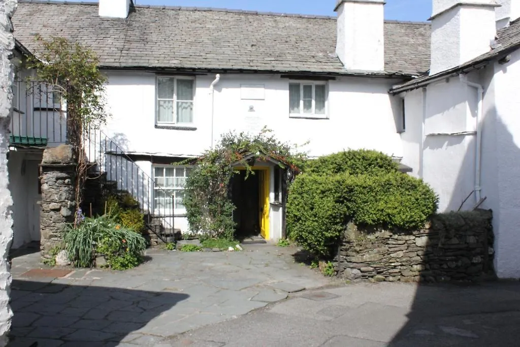 Ann Tysons House 3*