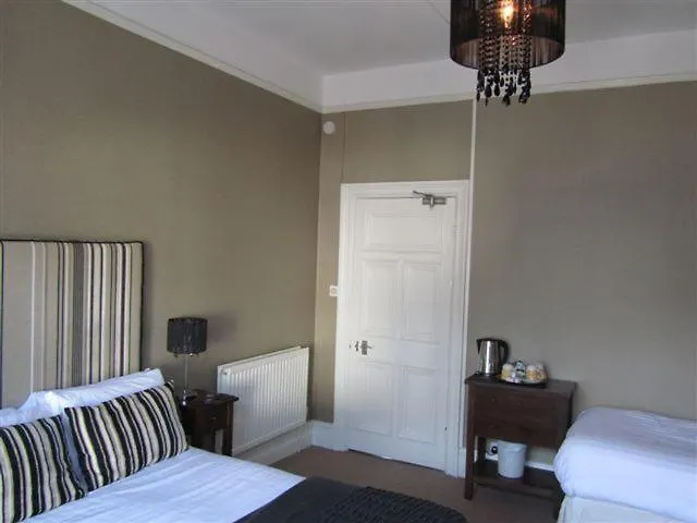 Monties - Adults Only 3*