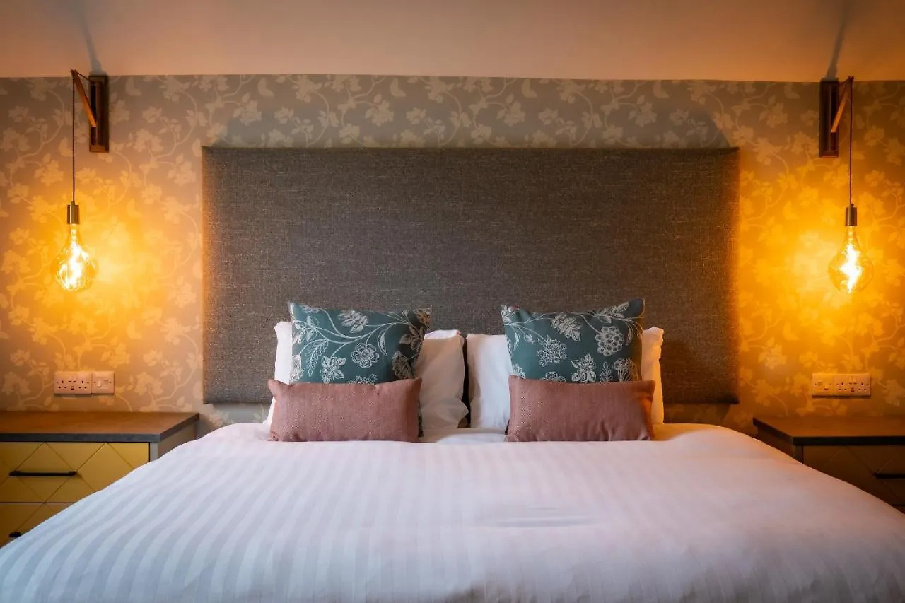 Fell Hotel 4*
