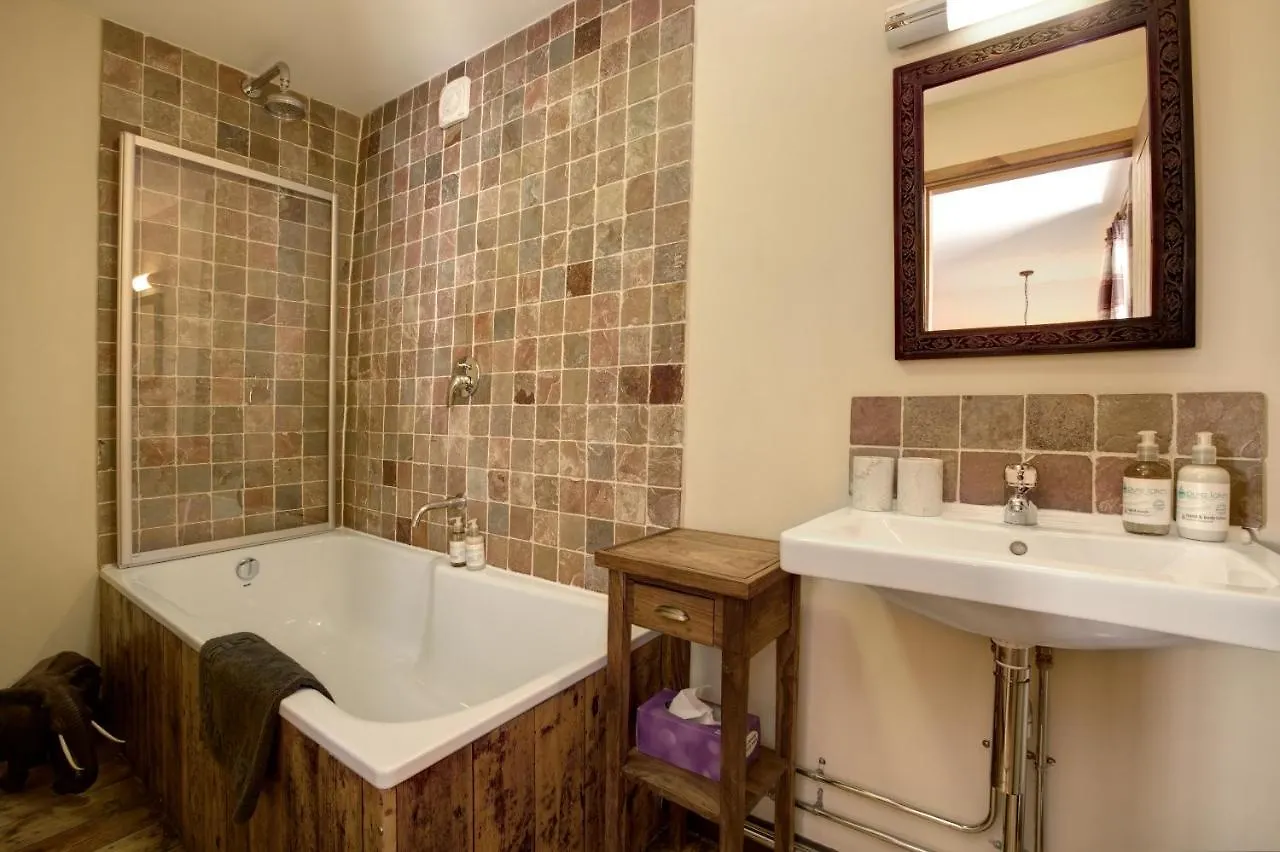 Lowthwaite 4*