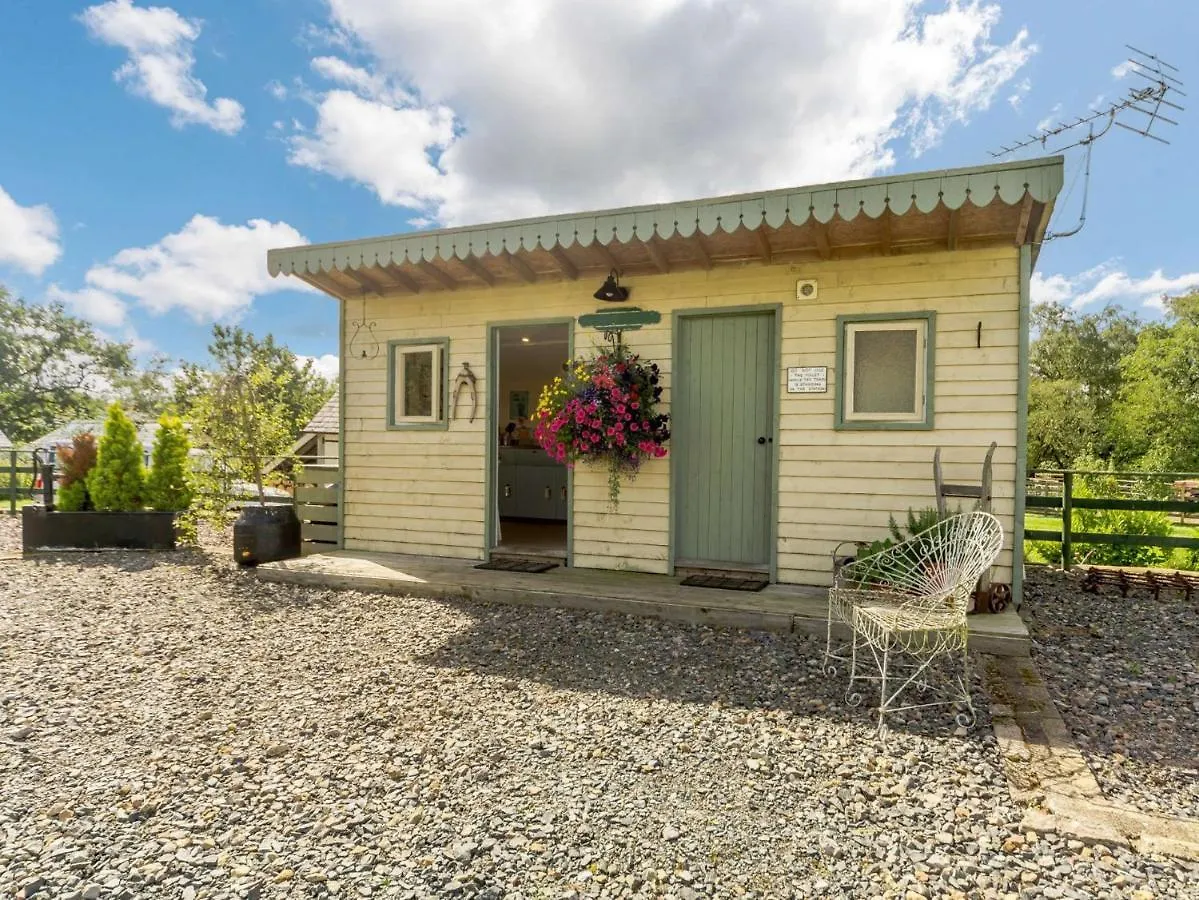 1 Bed In Easton 56742 * Kirklinton