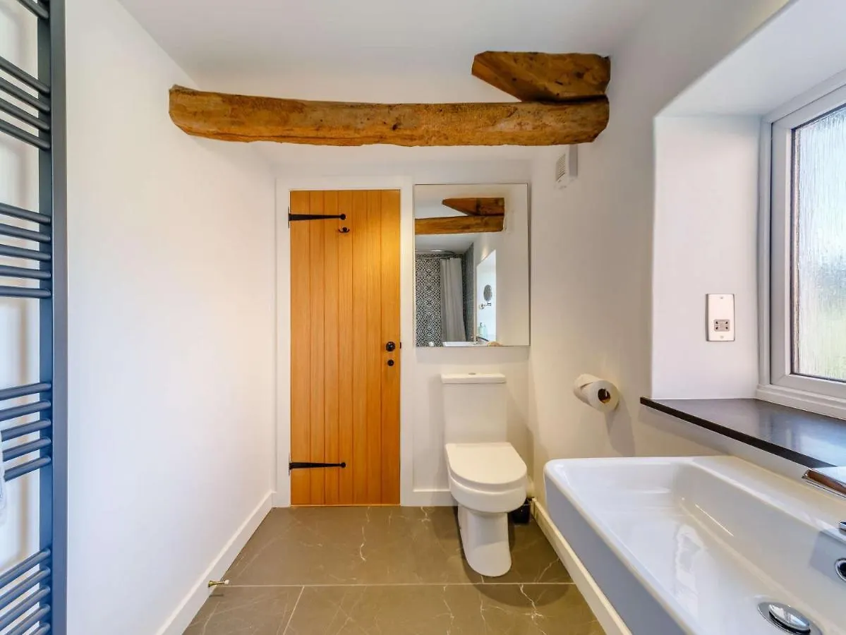 3 Bed In 86087
