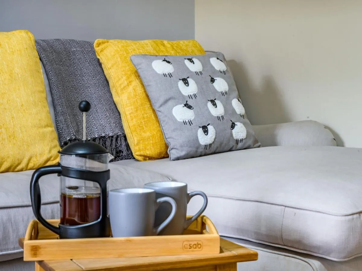 Apartment 2 Bed In 87481