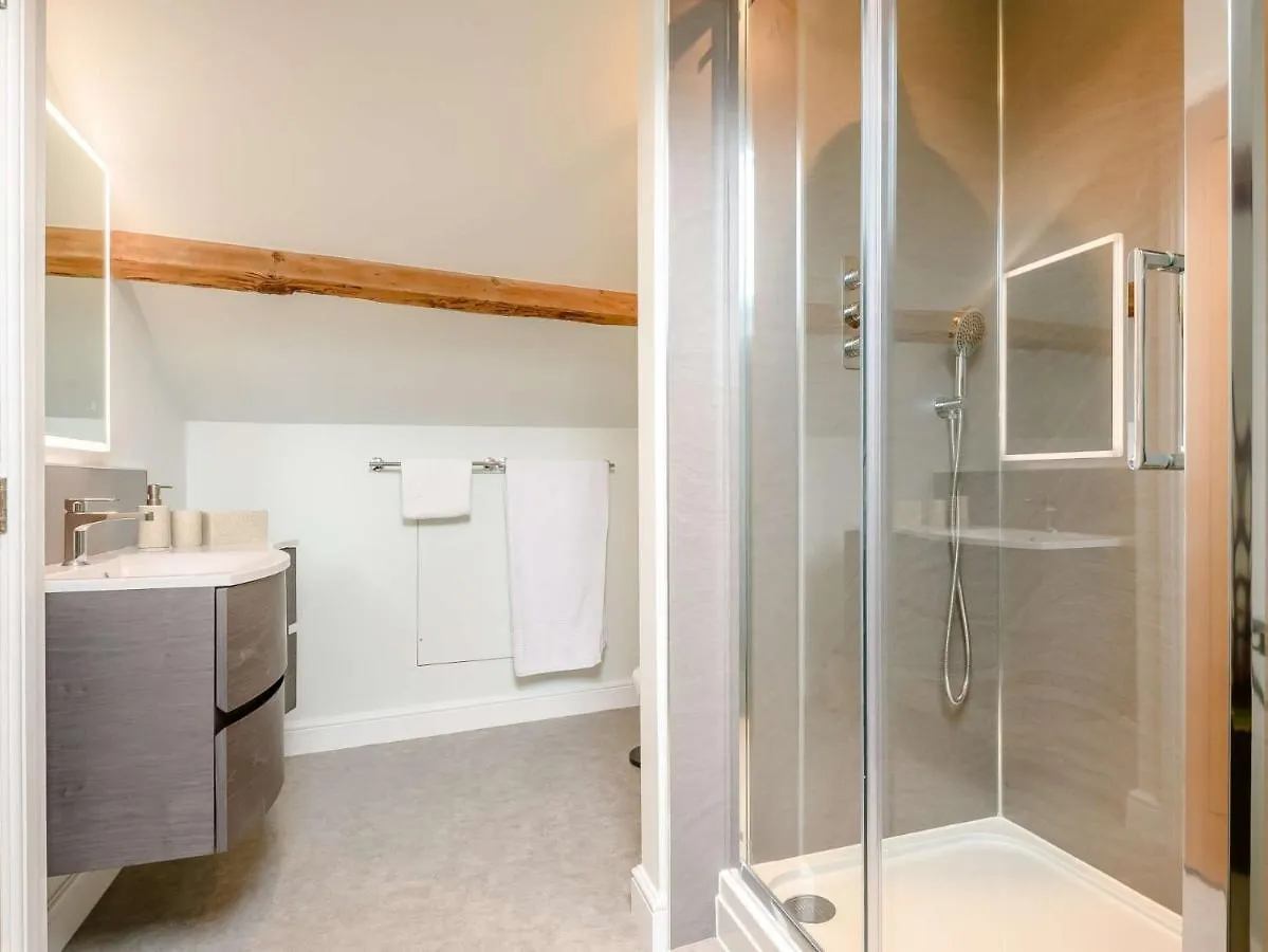 5 Bed In Carlisle 87447 Holiday home Scotby