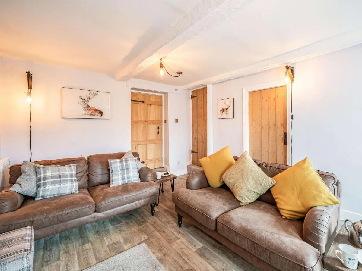 2 Bed In Lcc02 * Bouth