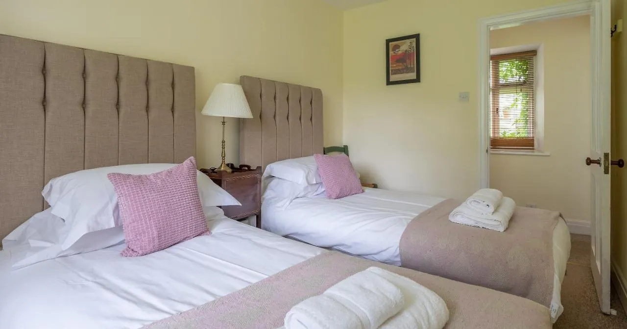 Holiday home Dove *