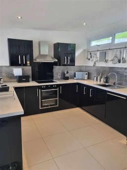 Brantlea Detached 4 Bed Home, Hot Tub, View, Parking, Pet Friendly *
