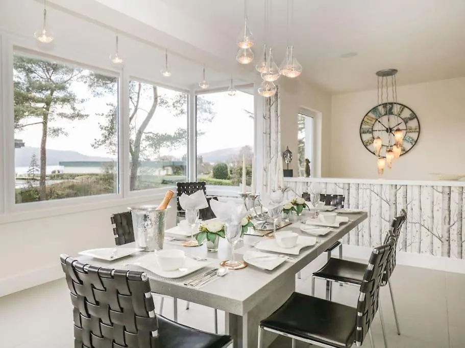 Brantlea Detached 4 Bed Home, Hot Tub, View, Parking, Pet Friendly 펜션