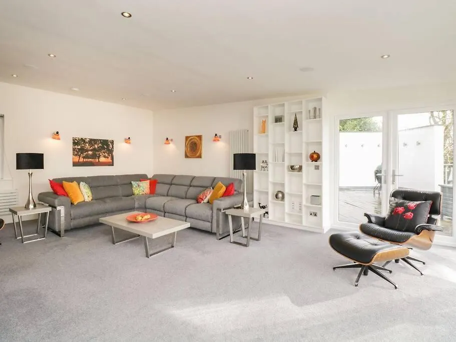 Brantlea Detached 4 Bed Home, Hot Tub, View, Parking, Pet Friendly * 보우네스온윈더미어