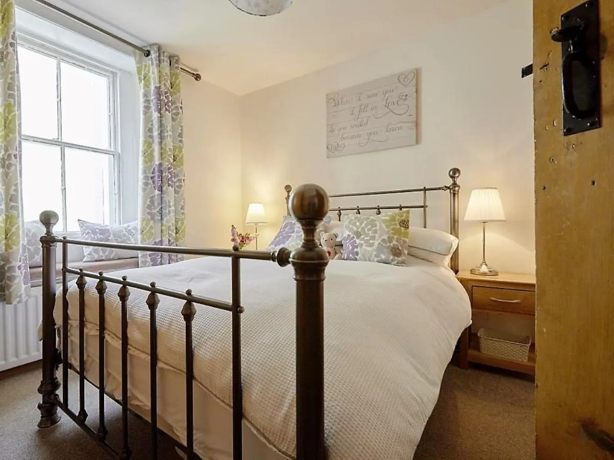 2 Bed In Sz123 *