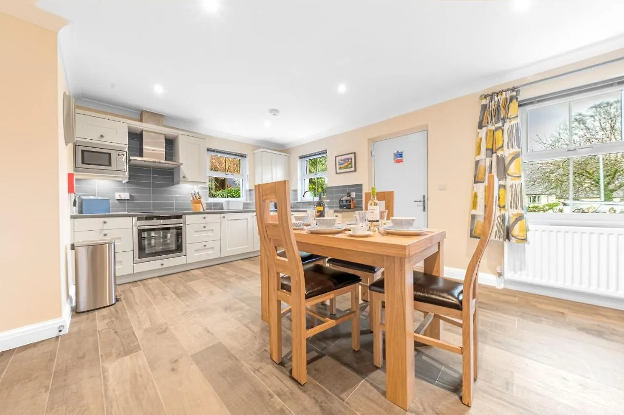 Summerbank Cottage, Luxury District In *