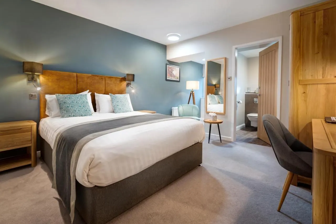 Crooklands Hotel 3*