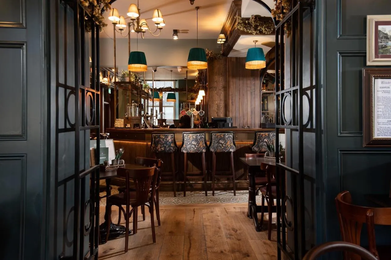אורחן The Ullswater Inn- The Collection Group גלנרידינג