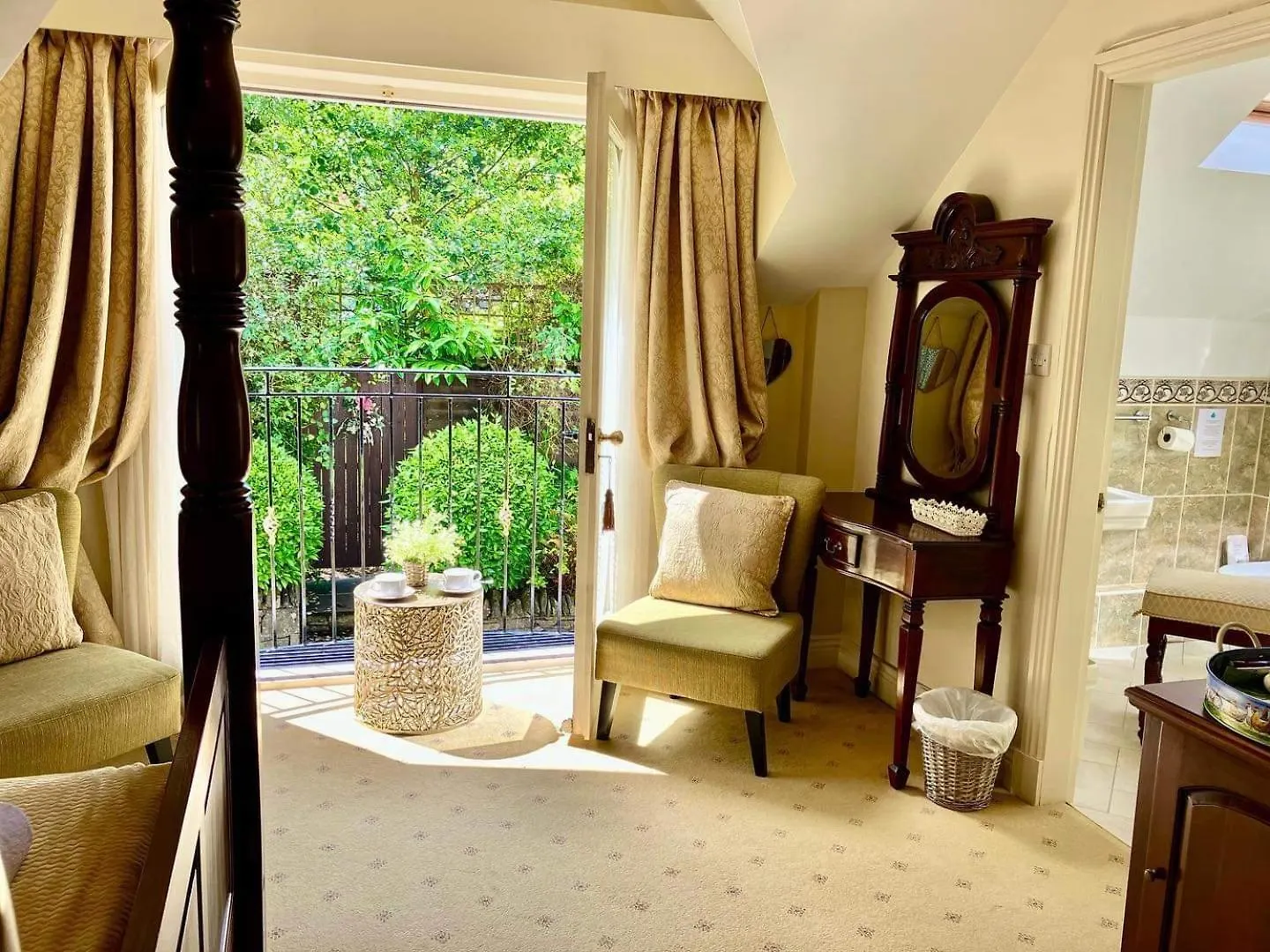 B&B Storrs Gate House 5*