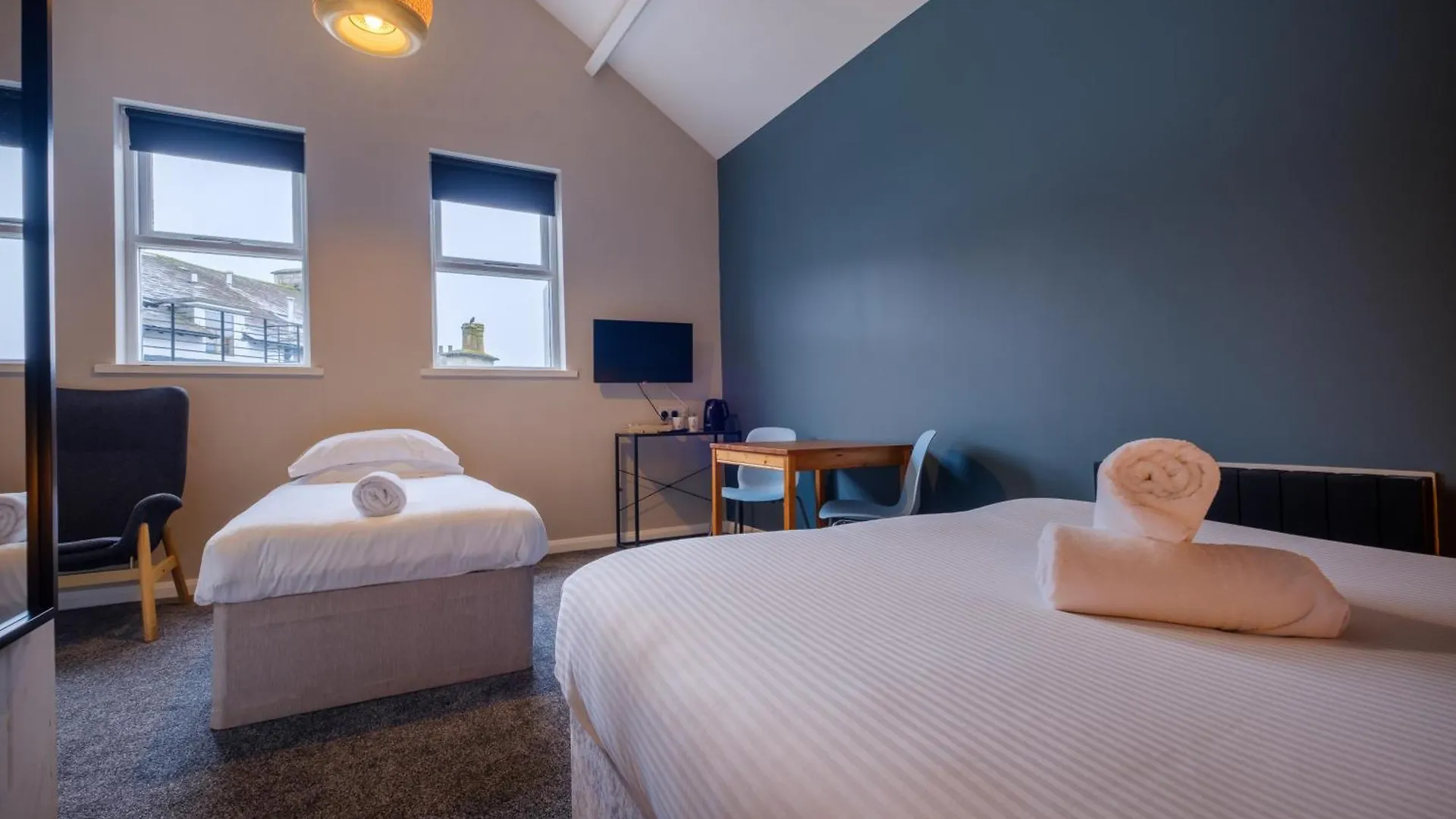Station - Free Off-site Health Club Access With Pool, Sauna, Steam & Gym 3*