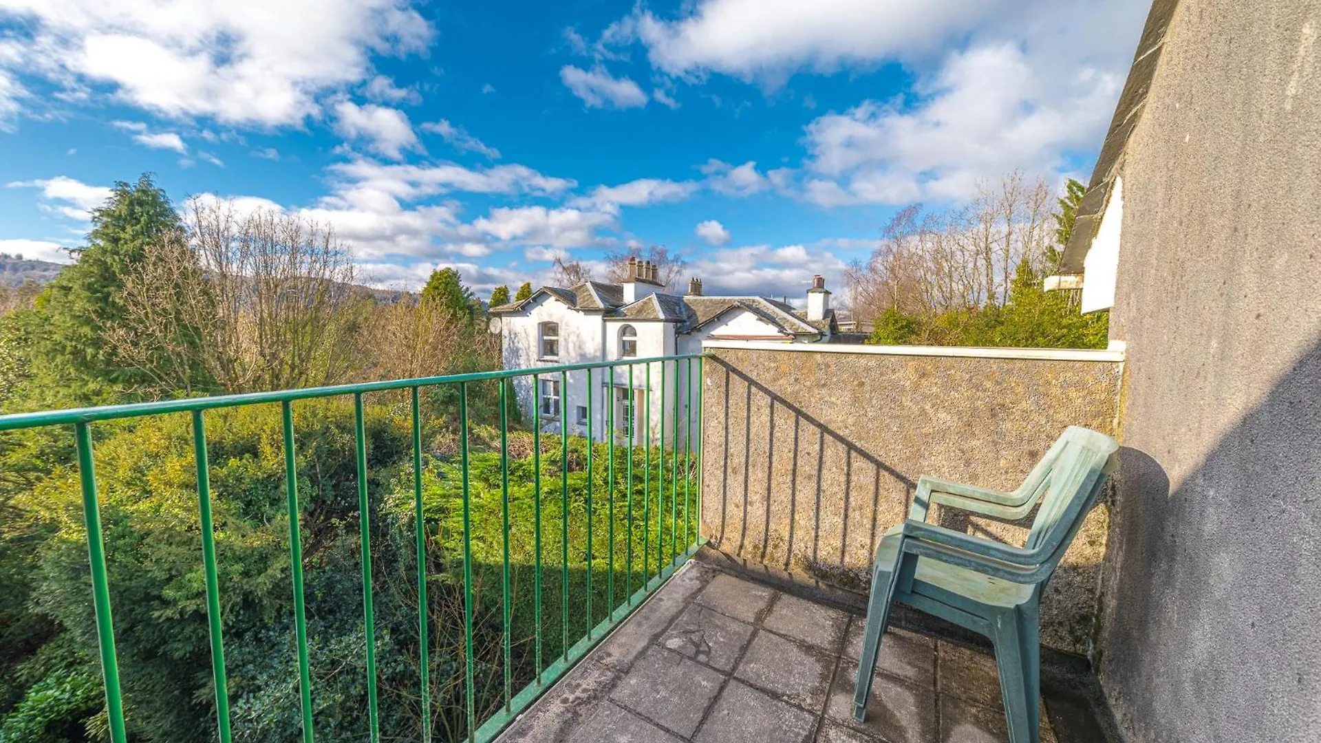 Two Minute Walk From The World Of Beatrix Potter, With Parking באונס-און-ווינדרמיר