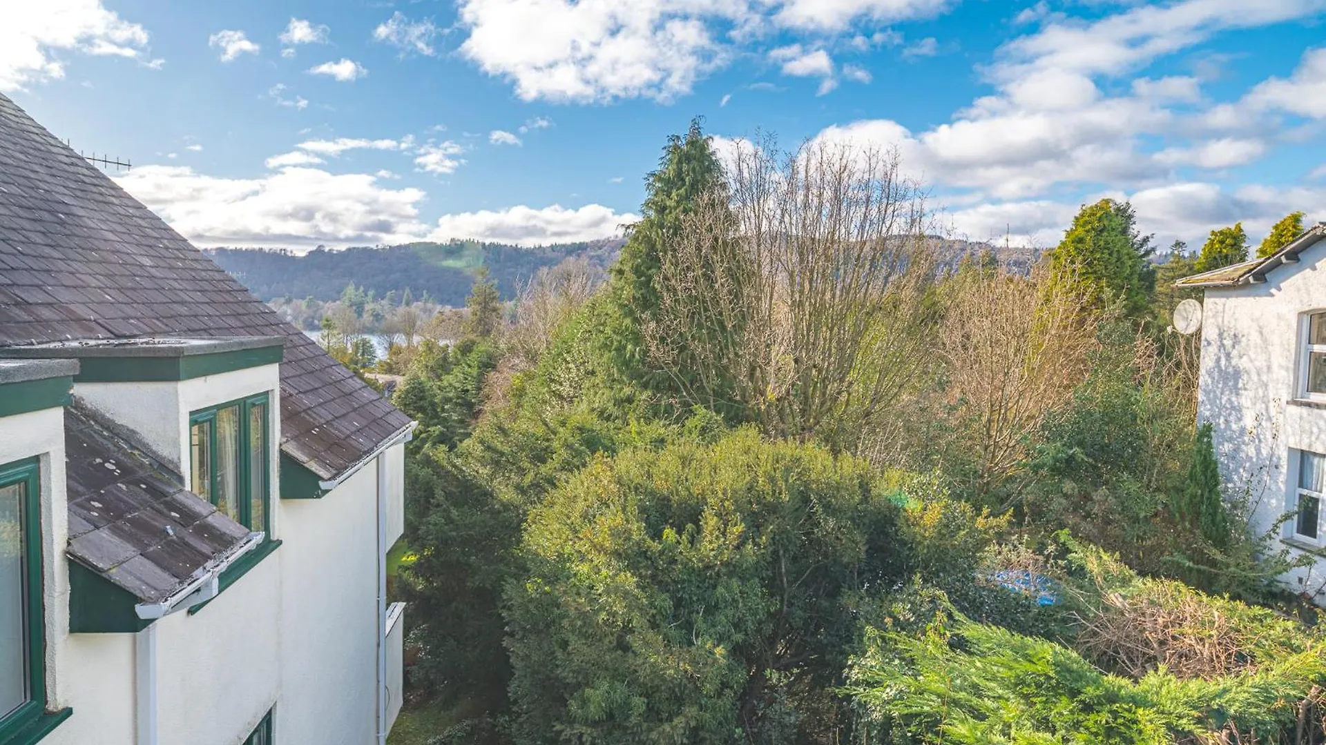 Two Minute Walk From The World Of Beatrix Potter, With Parking