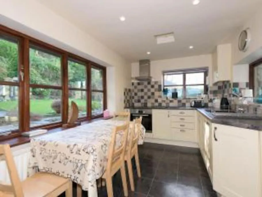 Winterfell Gorgeous Garden, Great Location *