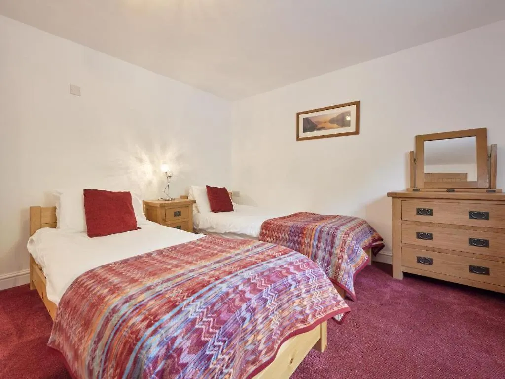 8 Bed In Sz373 Applethwaite