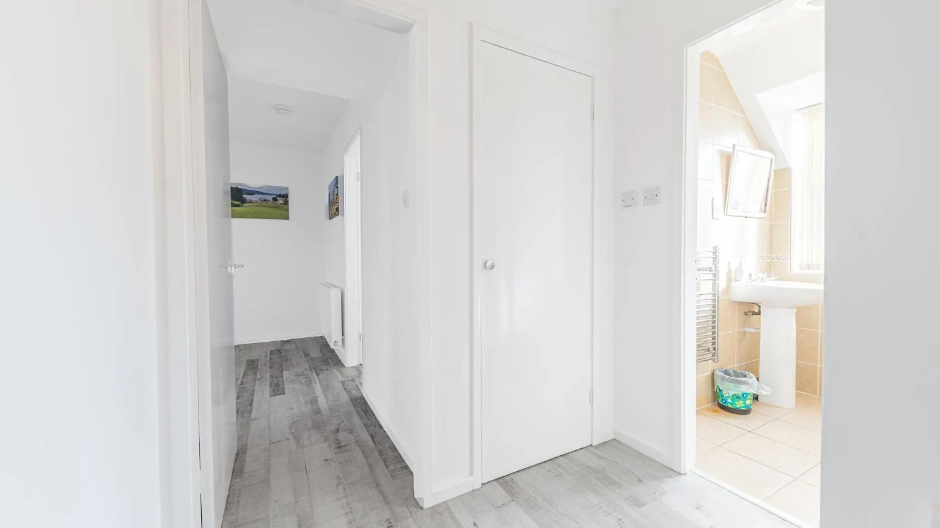 Two Minute Walk From The World Of Beatrix Potter, With Parking Apartment Bowness-on-Windermere