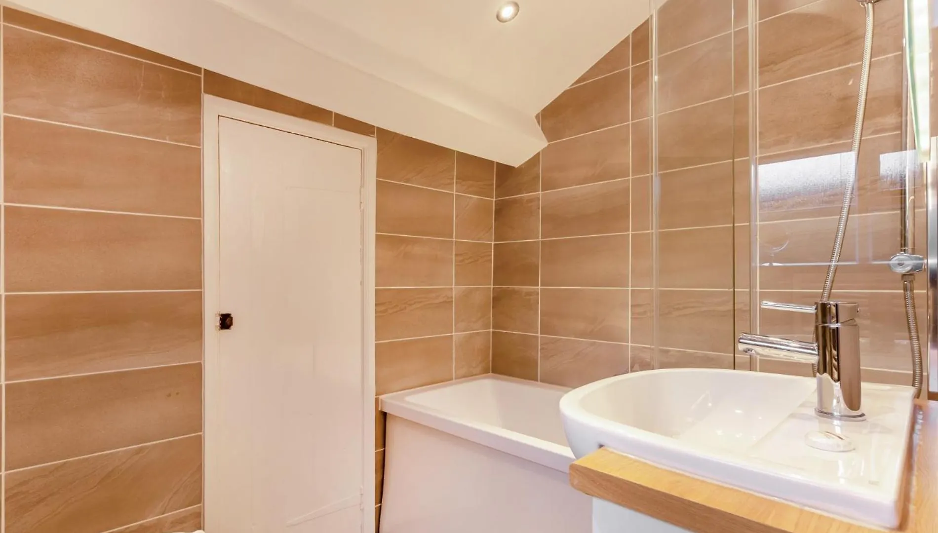 4 Bed In Near And Far Sawrey Llh02 *