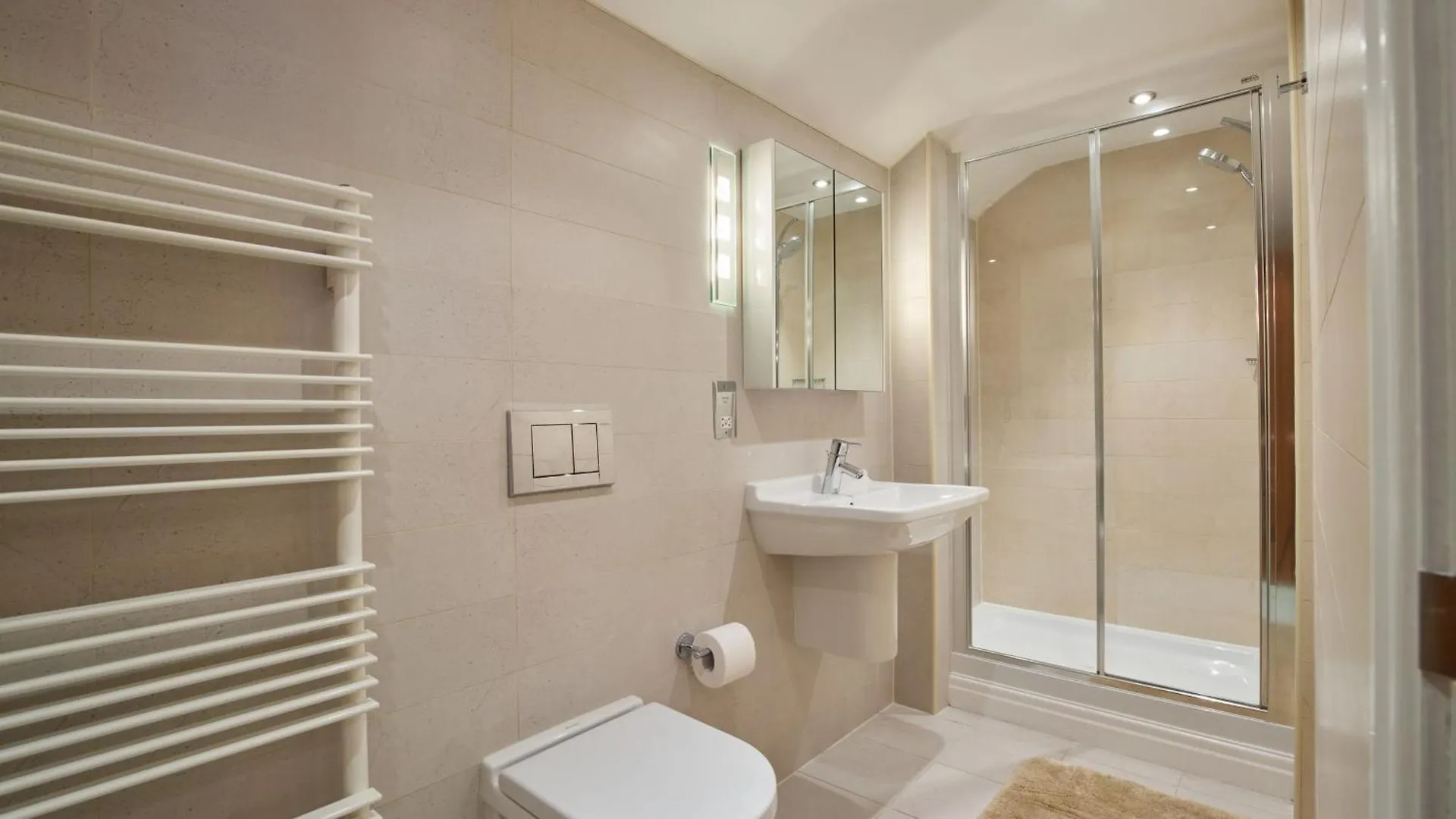 Апартаменты District At Windermere Marina Village