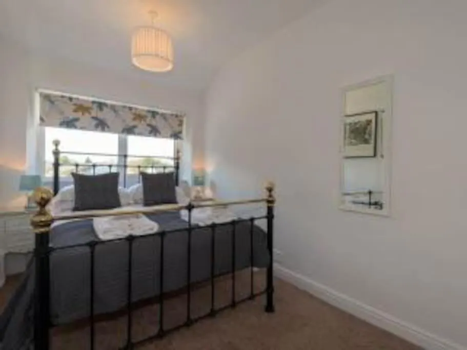 Winterfell Gorgeous Garden, Great Location